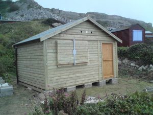 14ft x 11ft Customised Beach Hut 16JPG-min