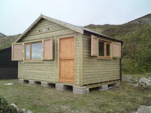 14ft x 11ft Customised Beach Hut 18JPG-min